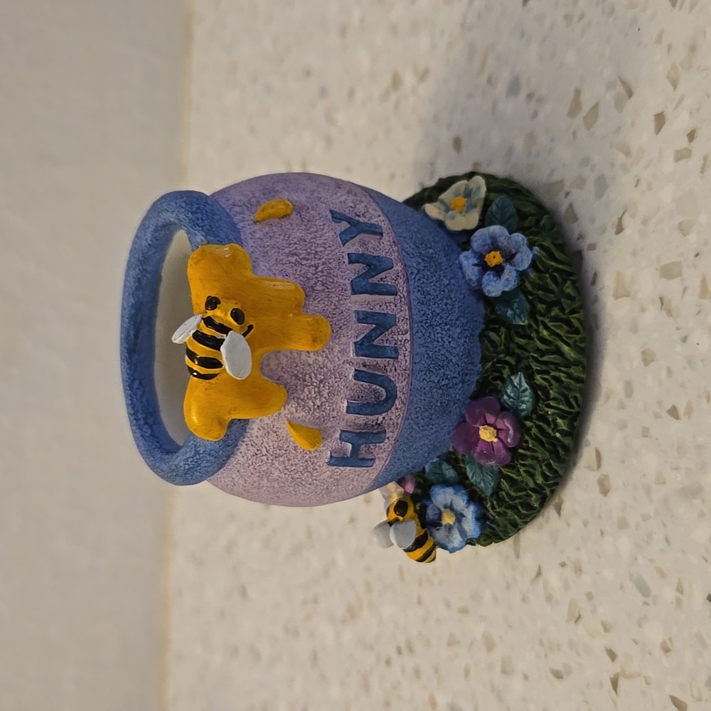 Disney's Winnie the Pooh Paperclip Holder
